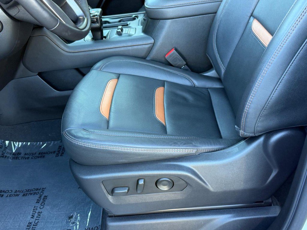 Used 2023 GMC Sierra 1500 AT4 w/ Technology Package AWD/4WD image 19
