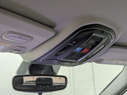 Used 2023 Jeep Grand Cherokee Limited w/ Black Appearance Package image 26