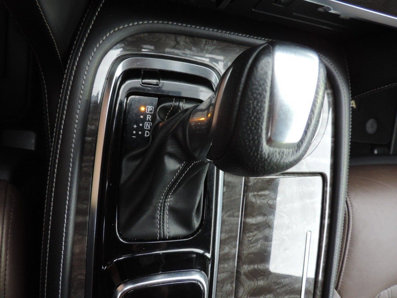 Used 2023 Nissan Armada Platinum w/ Captain's Chairs Package RWD image 29