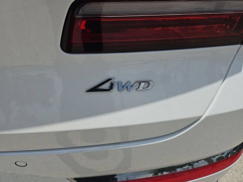 Used 2025 Genesis GV80 2.5T Prestige AWD/4WD image 6