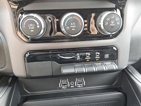 New 2026 RAM 1500 Express AWD/4WD image 19