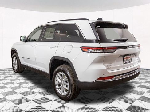 New 2025 Jeep Grand Cherokee Laredo X image 9