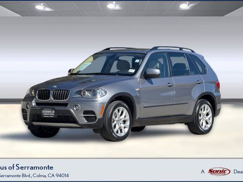 Used 2011 BMW X5 xDrive35i image 1