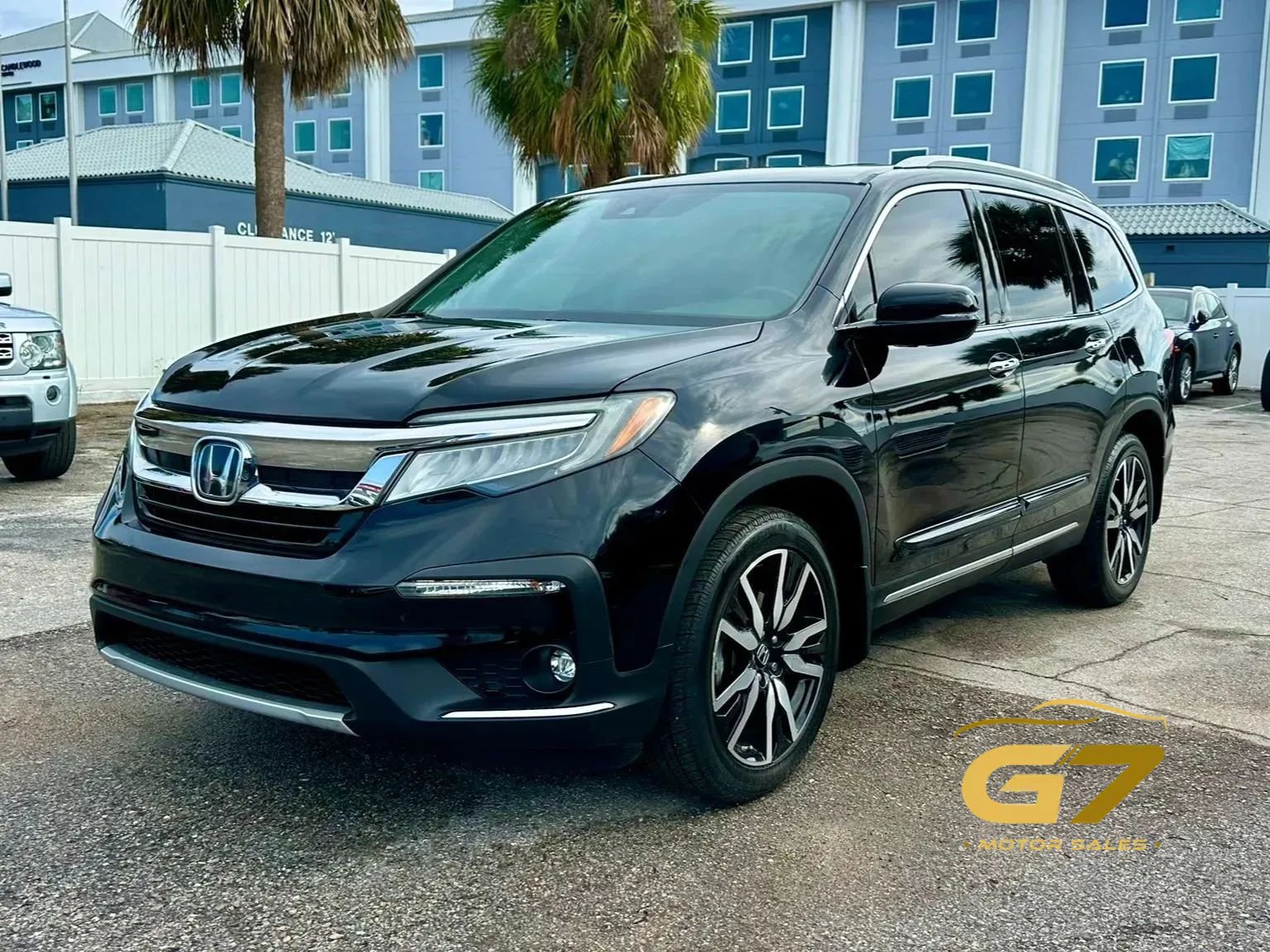 Used 2019 Honda Pilot Touring image 1