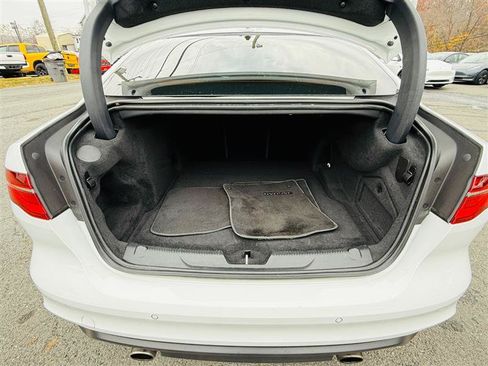 Used 2020 Jaguar XE S RWD image 11