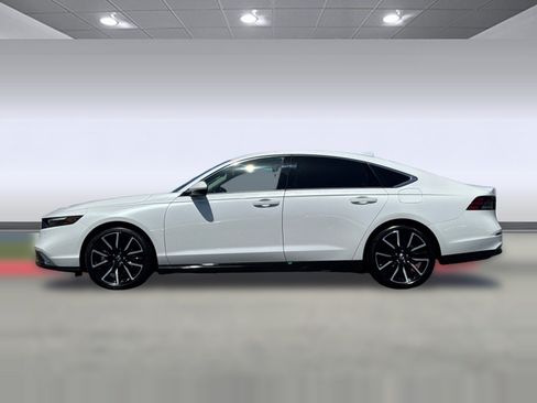Certified 2025 Honda Accord Touring image 2