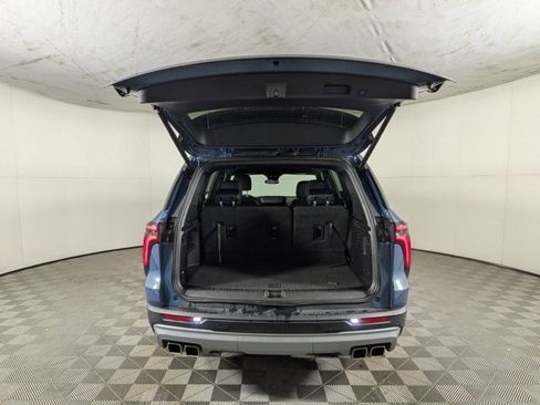 Certified 2025 Chevrolet Traverse LT image 8