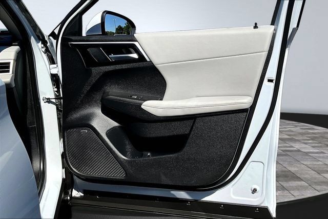 Used 2025 Mitsubishi Outlander SE FWD image 28