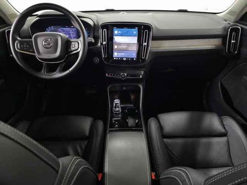 Certified 2023 Volvo XC40 B5 Plus w/ Protection Package Premier image 15