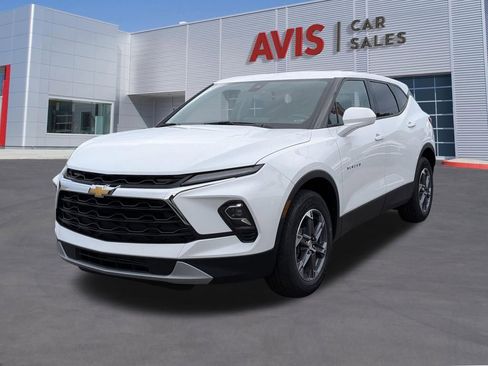 Used 2025 Chevrolet Blazer LT FWD image 1
