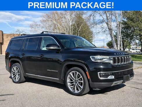 Used 2022 Jeep Wagoneer Series III w/ Premium Group I image 2