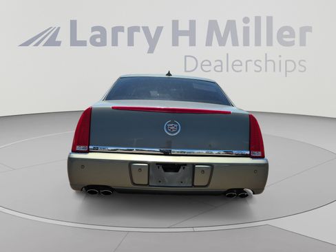 Used 2011 Cadillac DTS Luxury FWD image 4