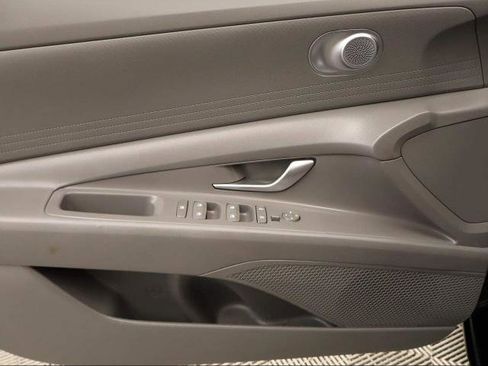 Used 2024 Hyundai Elantra SEL image 28