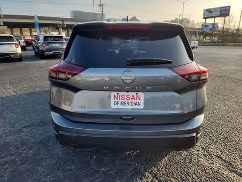 Used 2024 Nissan Rogue S image 4