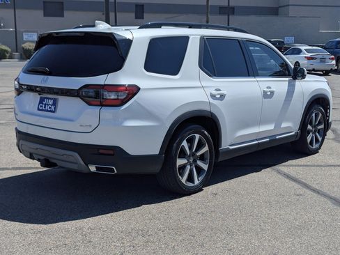 Used 2025 Honda Pilot Elite image 2