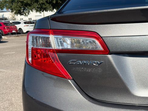 Used 2013 Toyota Camry SE image 9
