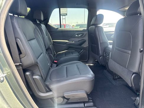 Used 2023 Chevrolet Traverse LT FWD image 13