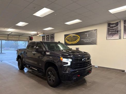 Used 2023 Chevrolet Silverado 1500 LT Trail Boss AWD/4WD image 1