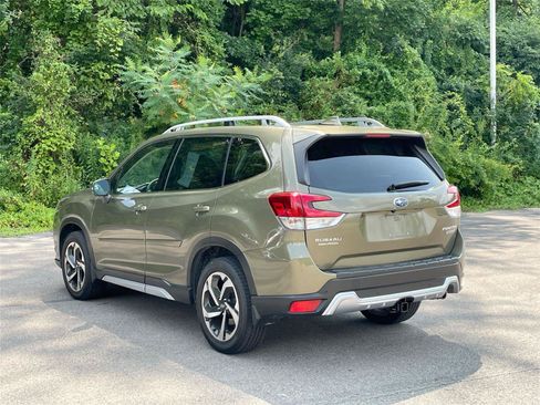 Used 2022 Subaru Forester Touring AWD/4WD image 3