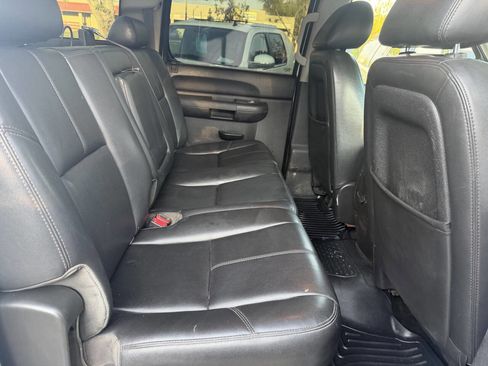 Used 2011 GMC Sierra 3500 SLE AWD/4WD image 12