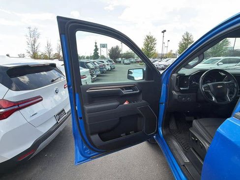 Used 2025 Chevrolet Silverado 1500 LT AWD/4WD image 10
