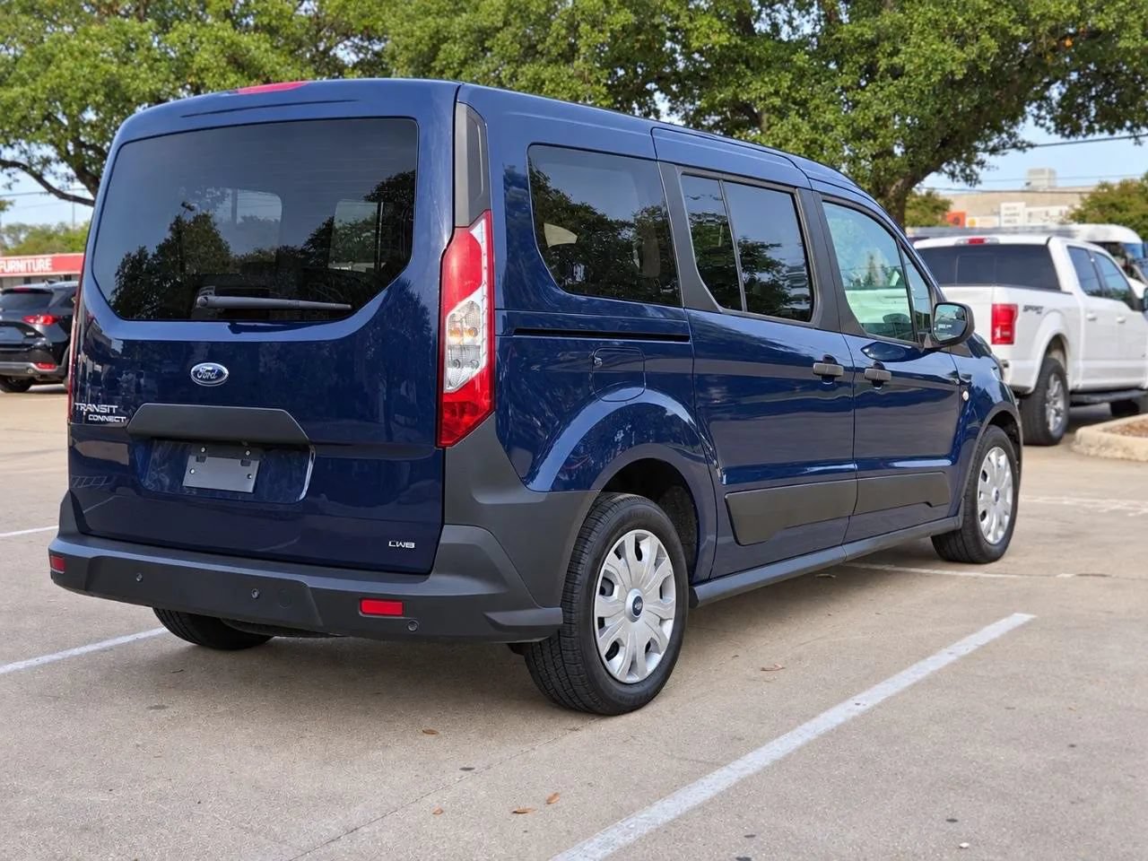 Used 2019 Ford Transit Connect XL FWD image 3