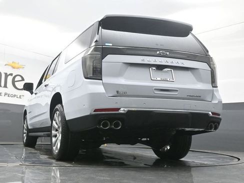 New 2026 Chevrolet Suburban Premier image 33