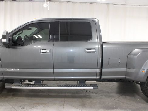 Used 2019 Ford F350 Lariat w/ Lariat Ultimate Package AWD/4WD image 6