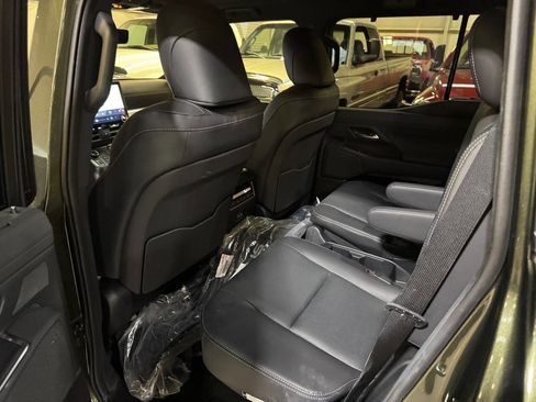 Used 2025 Lexus GX 550 w/ Accessory Package (2T) image 41