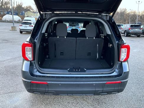 Used 2023 Ford Explorer XLT image 9