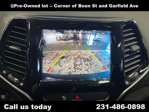 Used 2019 Jeep Cherokee Limited AWD/4WD image 26