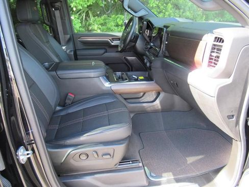 Used 2024 Chevrolet Silverado 2500 High Country w/ High Country Premium Package AWD/4WD image 10