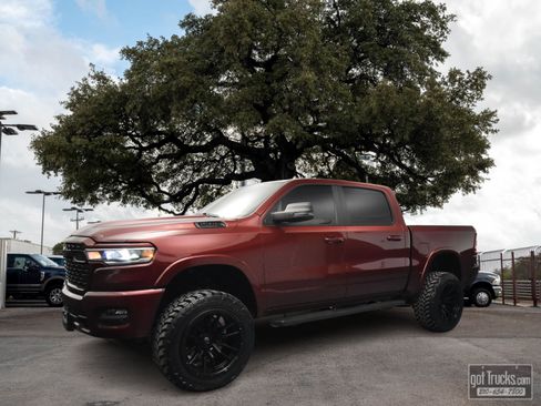 Used 2025 RAM 1500 Lone Star AWD/4WD image 1