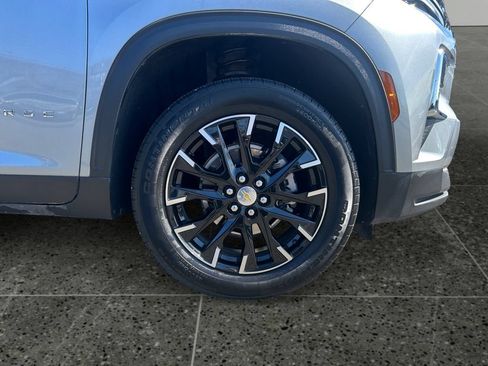 Used 2025 Chevrolet Traverse LT w/ Sun and Wheel Package AWD/4WD image 9