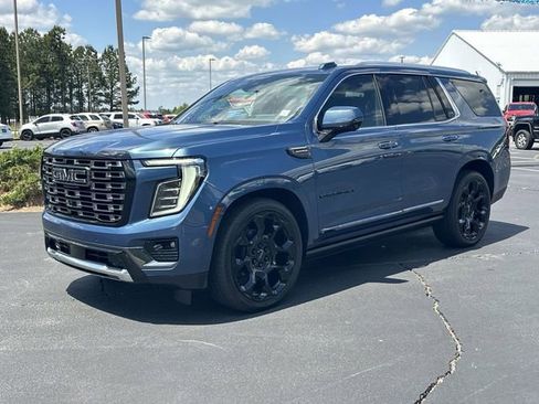 Certified 2025 GMC Yukon Denali Ultimate AWD/4WD image 4