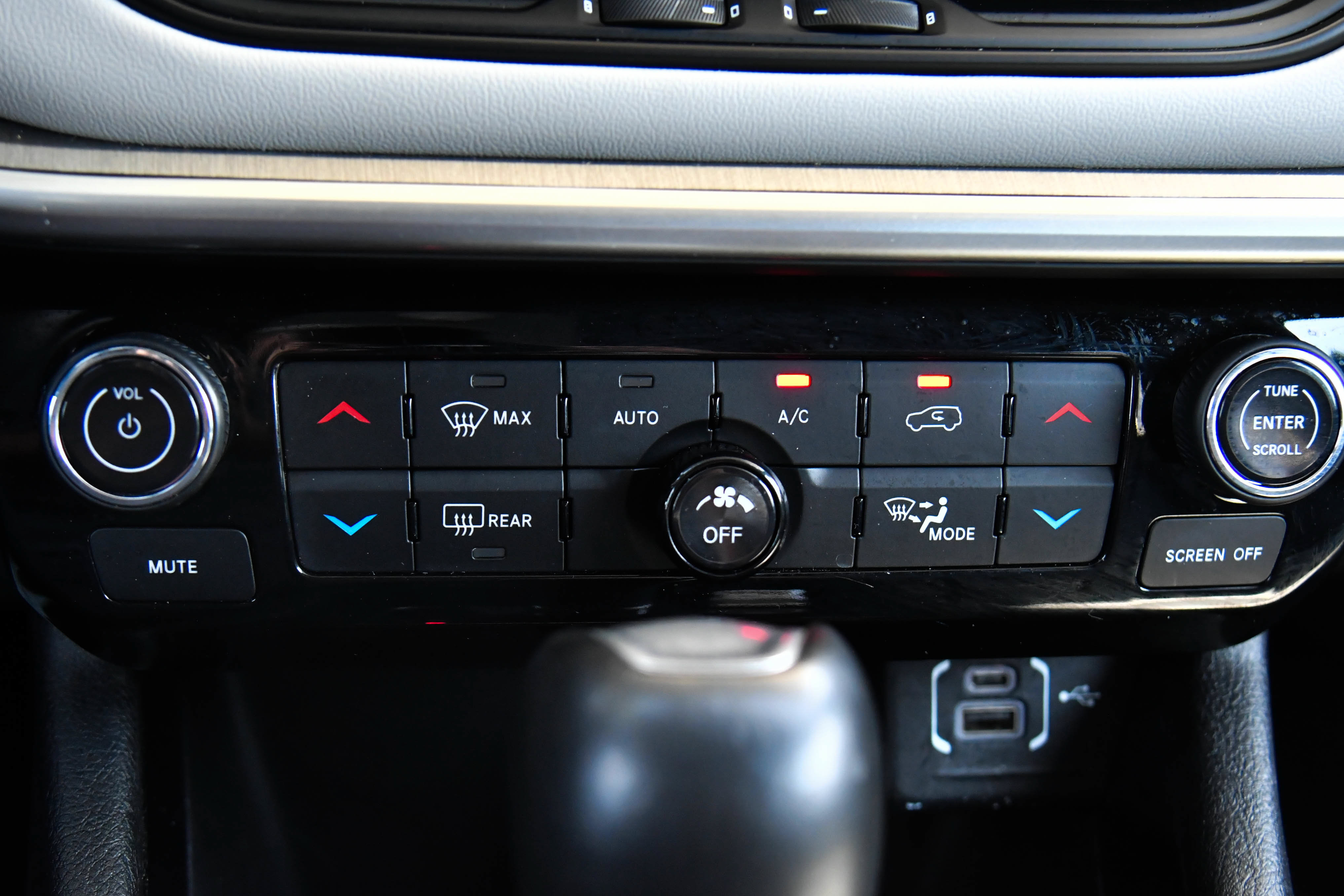 Used 2025 Jeep Compass Limited AWD/4WD image 27