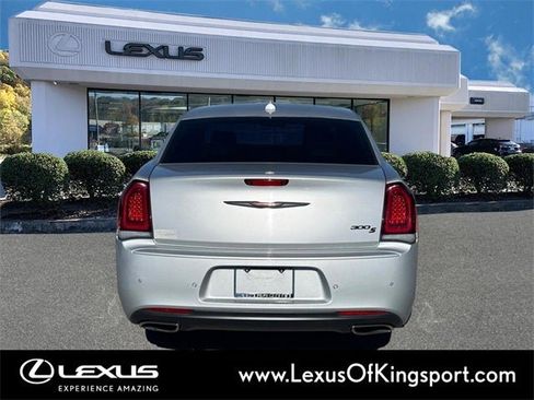 Used 2020 Chrysler 300 S w/ 300S Premium Group image 4