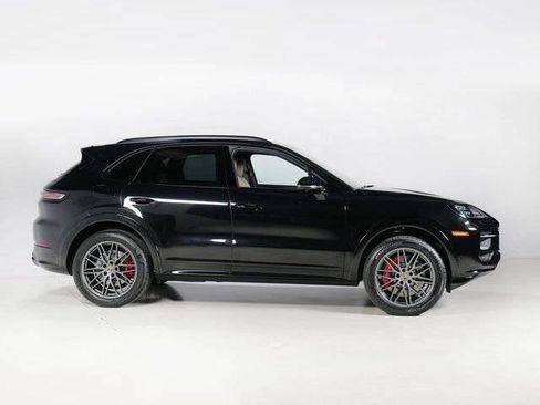New 2026 Porsche Cayenne GTS AWD/4WD image 8