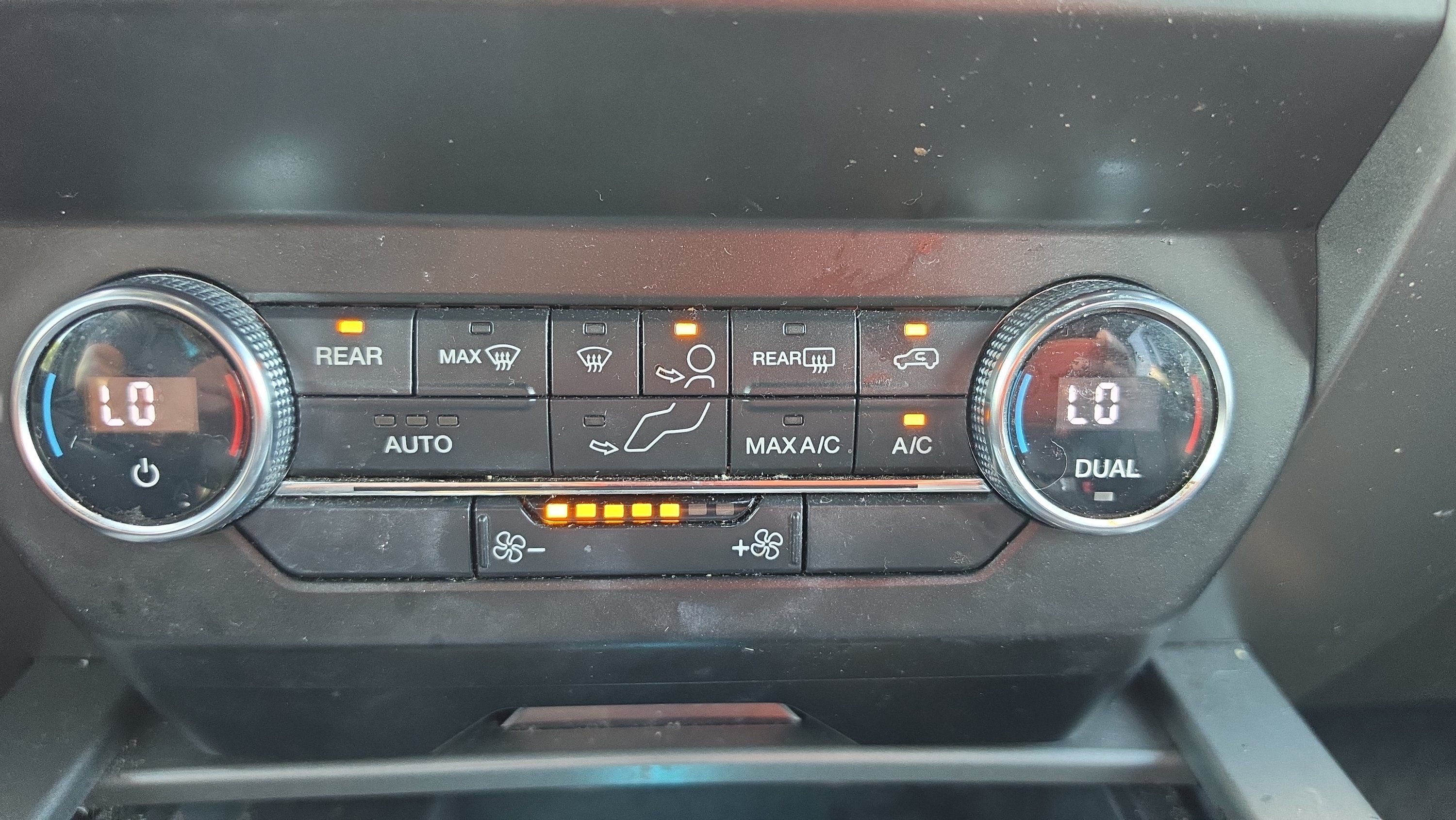 Used 2019 Ford Expedition Max XLT w/ Equipment Group 201A RWD image 23