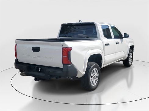 Used 2024 Toyota Tacoma SR image 7