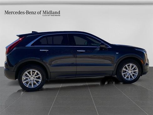 Used 2023 Cadillac XT4 Luxury w/ Cold Weather Package image 8