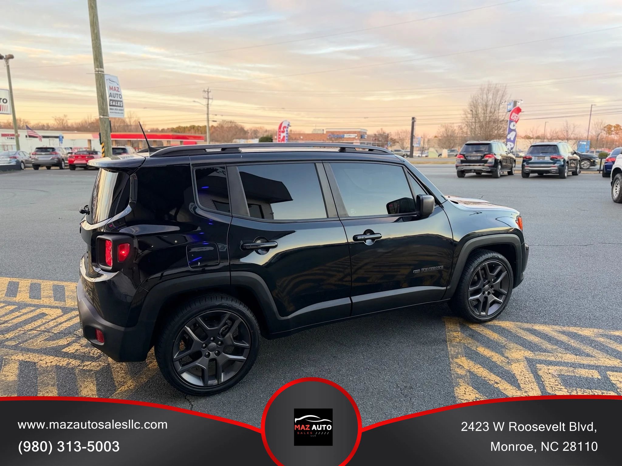 Used 2021 Jeep Renegade Latitude FWD image 4
