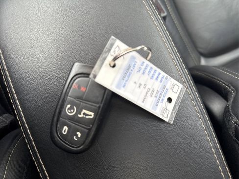 Used 2018 Jeep Cherokee Limited image 38