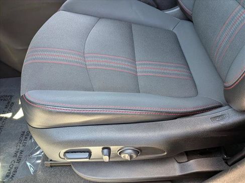 Used 2024 Chevrolet Equinox RS FWD image 10