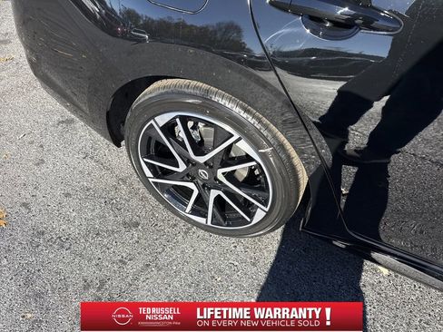 New 2025 Nissan Sentra SR w/ SR Premium Package image 23