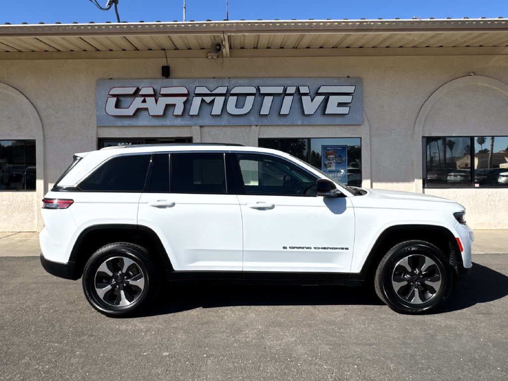 Used 2024 Jeep Grand Cherokee Limited 4xe AWD/4WD image 3