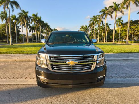 Used 2020 Chevrolet Suburban Premier image 2