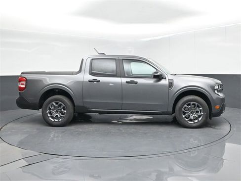 New 2025 Ford Maverick XLT w/ XLT Luxury Package image 9