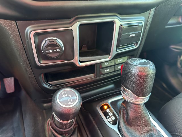 Used 2018 Jeep Wrangler Unlimited Sport AWD/4WD image 14