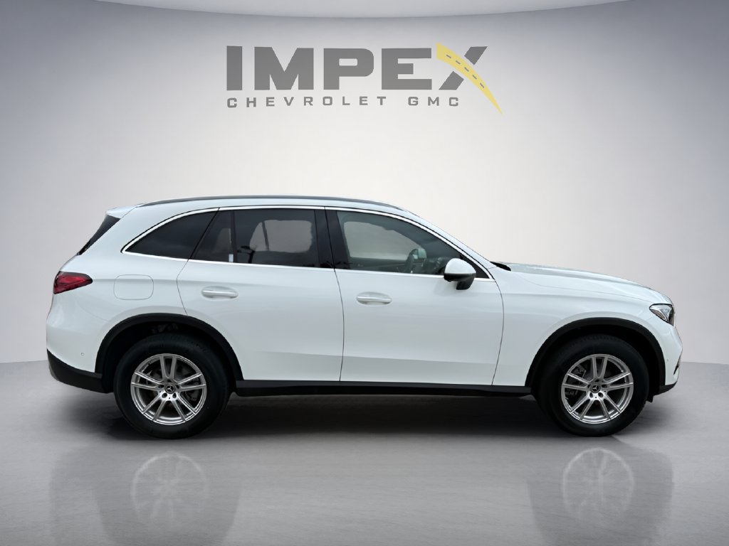 Used 2023 Mercedes-Benz GLC 300 4MATIC w/ Exclusive Trim Package image 6